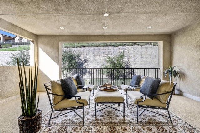 5577 Heritage Oak, Trabuco Canyon, CA 92679