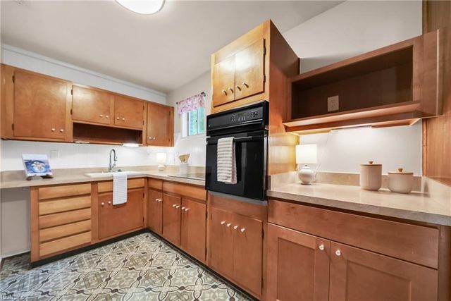 2800 N Nansemond DR, Suffolk, VA 23435