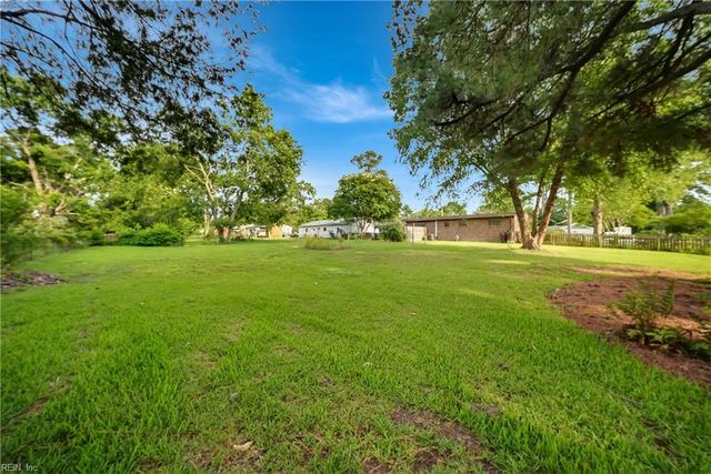 2800 N Nansemond DR, Suffolk, VA 23435
