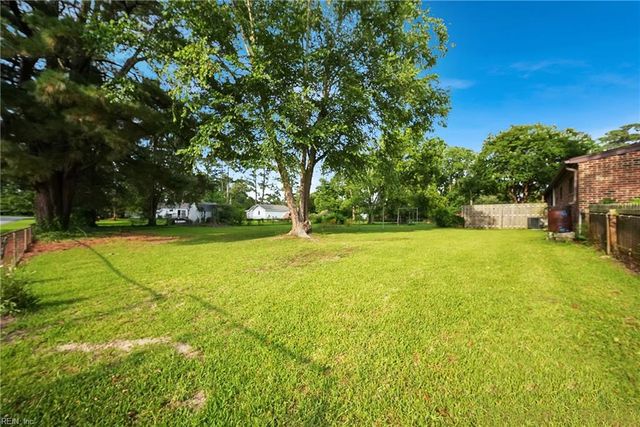 2800 N Nansemond DR, Suffolk, VA 23435
