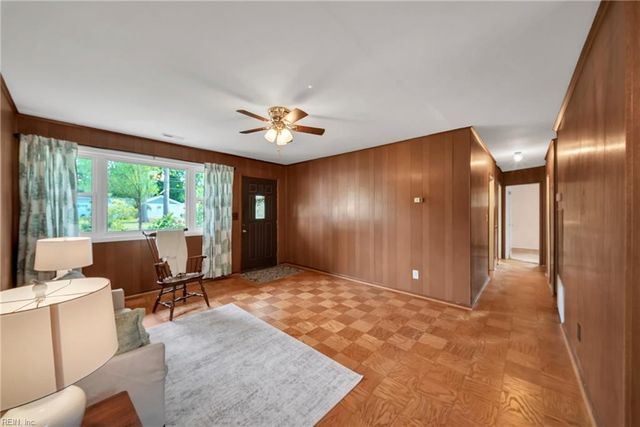 2800 N Nansemond DR, Suffolk, VA 23435