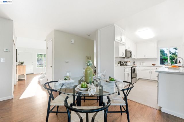 8092 Olympic Ct, Newark, CA 94560