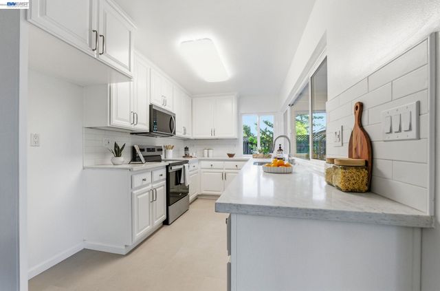 8092 Olympic Ct, Newark, CA 94560