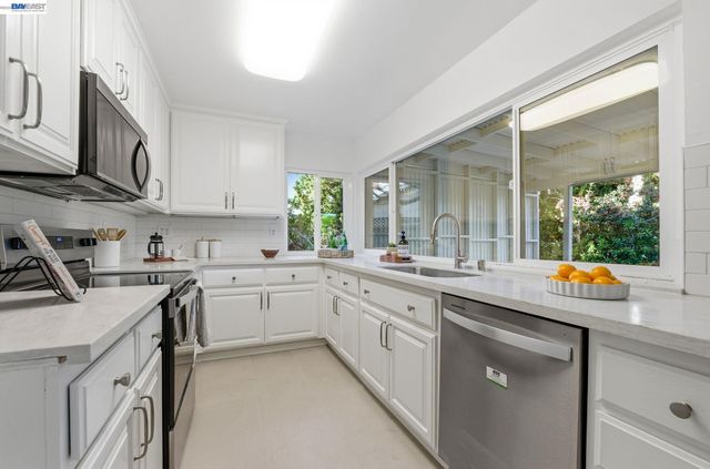 8092 Olympic Ct, Newark, CA 94560