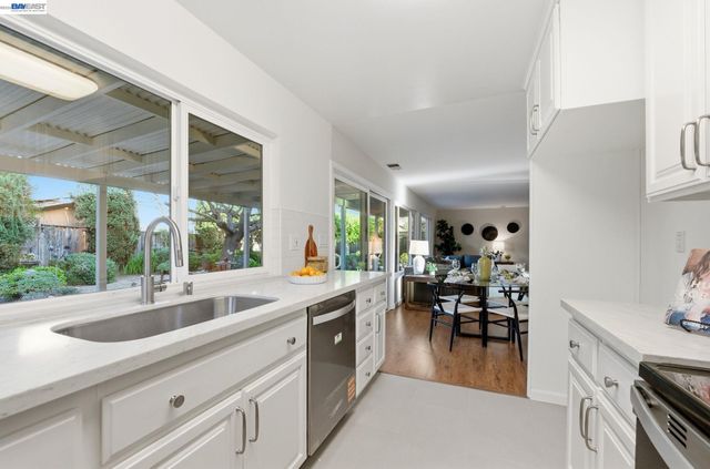 8092 Olympic Ct, Newark, CA 94560