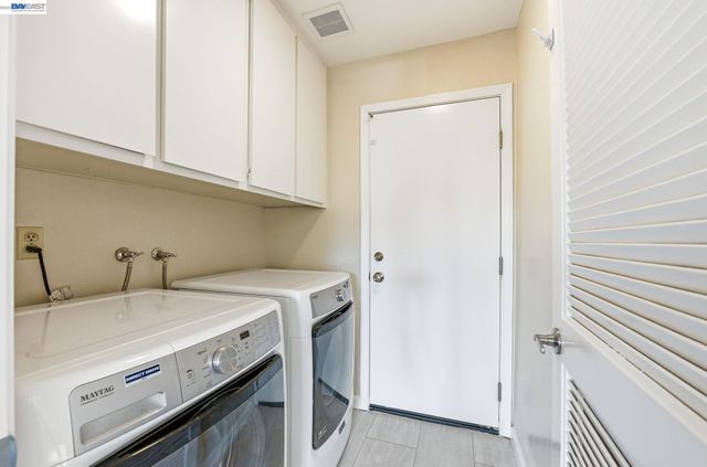 8092 Olympic Ct, Newark, CA 94560