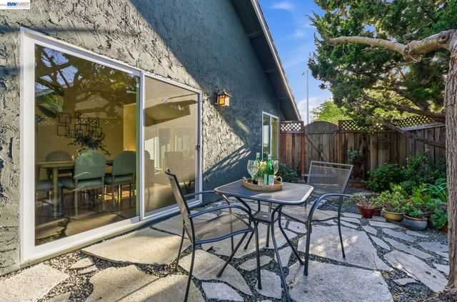 8092 Olympic Ct, Newark, CA 94560
