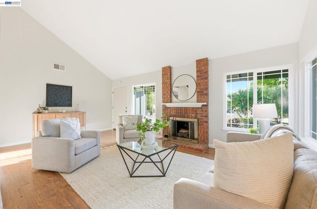 8092 Olympic Ct, Newark, CA 94560