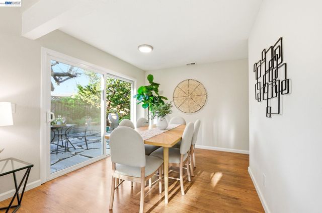 8092 Olympic Ct, Newark, CA 94560