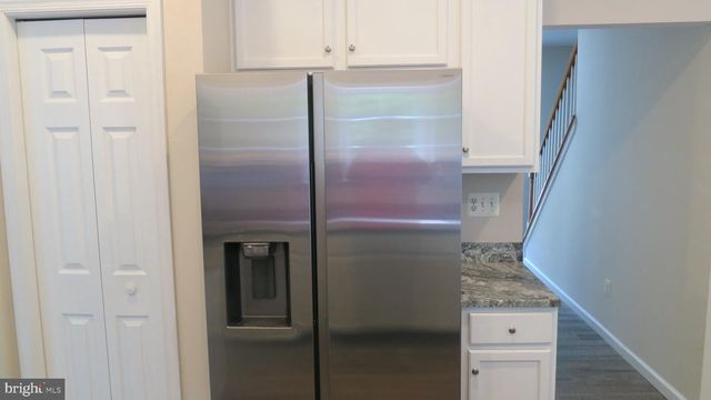 77 CREEKWOOD DR, Bordentown, NJ 08505