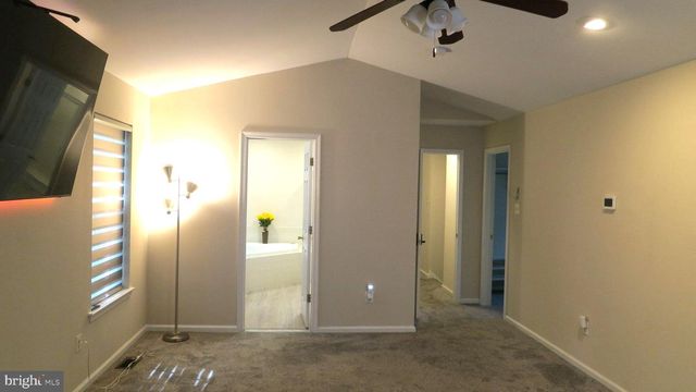 77 CREEKWOOD DR, Bordentown, NJ 08505