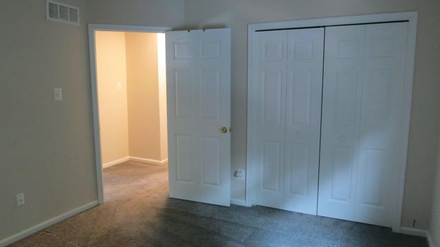 77 CREEKWOOD DR, Bordentown, NJ 08505