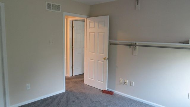 77 CREEKWOOD DR, Bordentown, NJ 08505