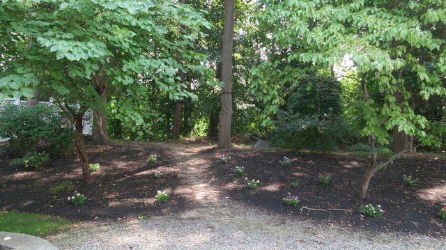 77 CREEKWOOD DR, Bordentown, NJ 08505
