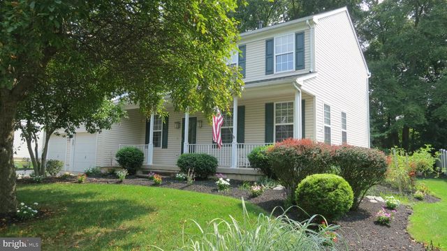 77 CREEKWOOD DR, Bordentown, NJ 08505