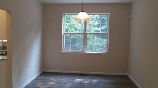 77 CREEKWOOD DR, Bordentown, NJ 08505