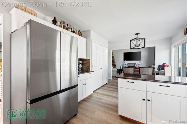 53084 Black Creek Drive, Chesterfield Township, MI 48047