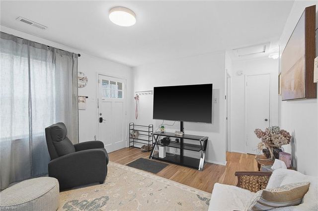 1525 Edson TER, Hampton, VA 23663