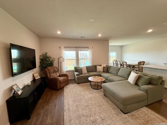 4927 CORK XING, New Braunfels, TX 78130
