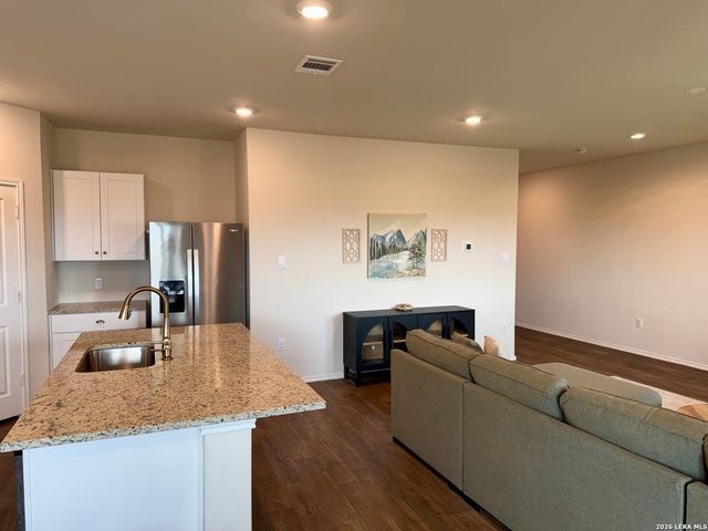 4927 CORK XING, New Braunfels, TX 78130