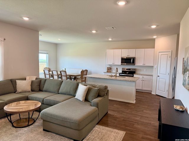4927 CORK XING, New Braunfels, TX 78130