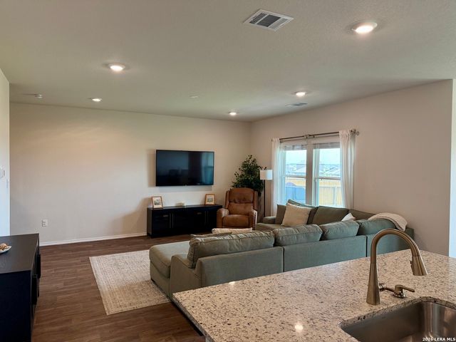 4927 CORK XING, New Braunfels, TX 78130