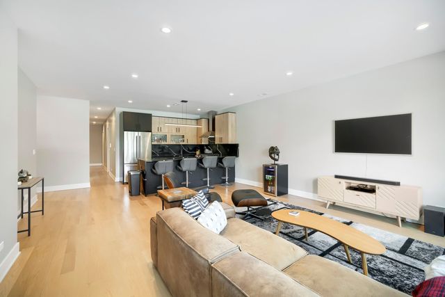 1456 N Western Avenue 1, Chicago, IL 60622