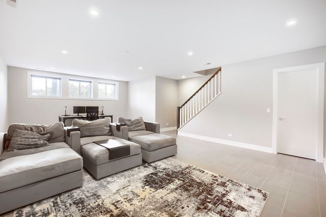1456 N Western Avenue 1, Chicago, IL 60622