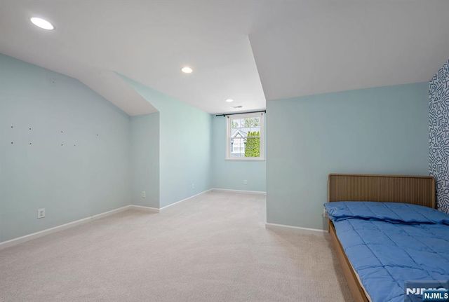 17 Crooked Hill, Oakland, NJ 07436