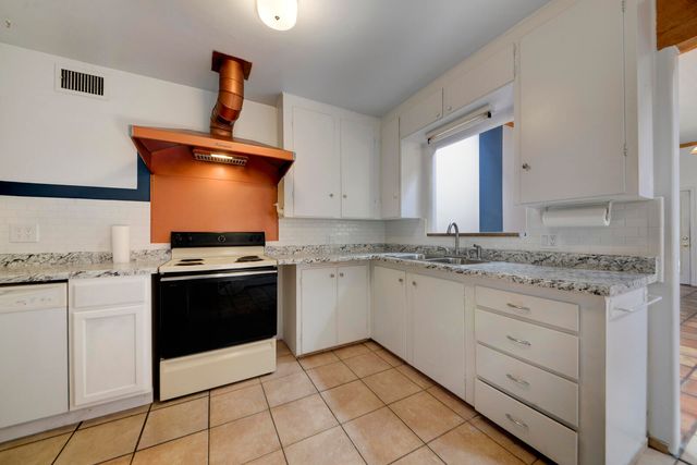 1830 HERMOSA Drive NE, Albuquerque, NM 87110