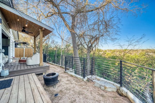 5313 Downs DR, Austin, TX 78721