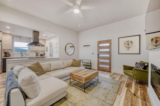 5313 Downs DR, Austin, TX 78721