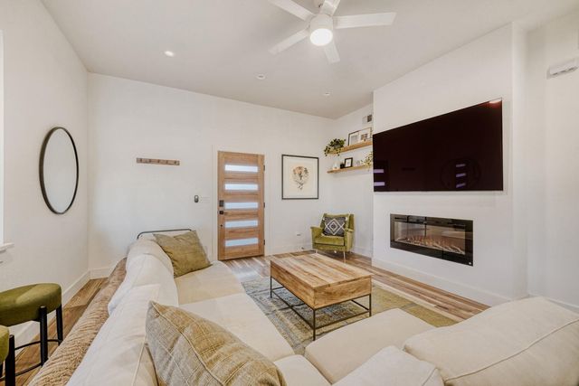 5313 Downs DR, Austin, TX 78721