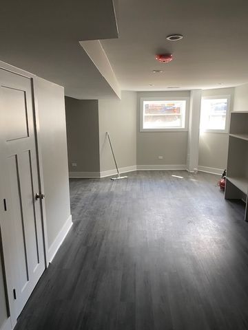 2428 N Rockwell Street, Chicago, IL 60647