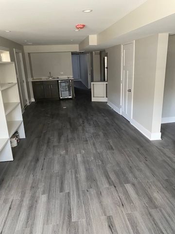 2428 N Rockwell Street, Chicago, IL 60647