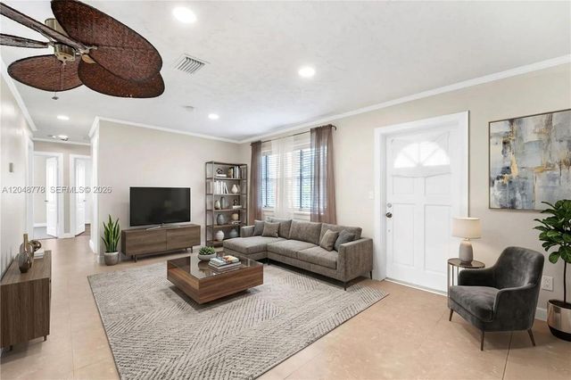 1759 W Mowry Court, Homestead, FL 33030