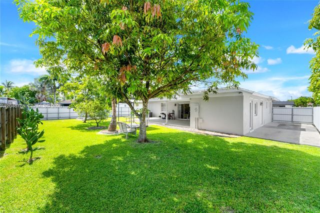 1759 W Mowry Court, Homestead, FL 33030