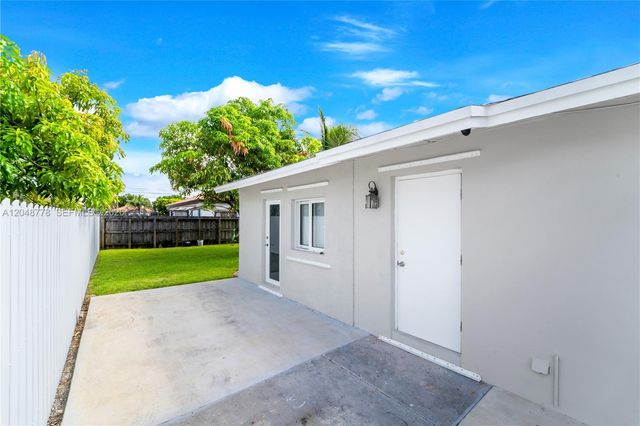 1759 W Mowry Court, Homestead, FL 33030