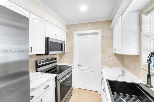 1759 W Mowry Court, Homestead, FL 33030