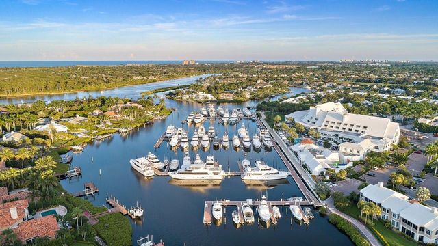 106 Commodore Drive, Jupiter, FL 33477