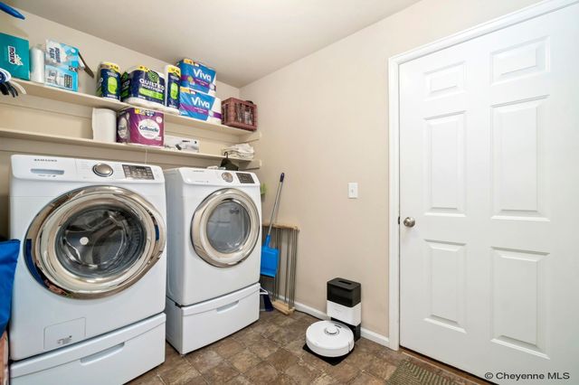 3301 DOUGLAS ST, Cheyenne, WY 82009