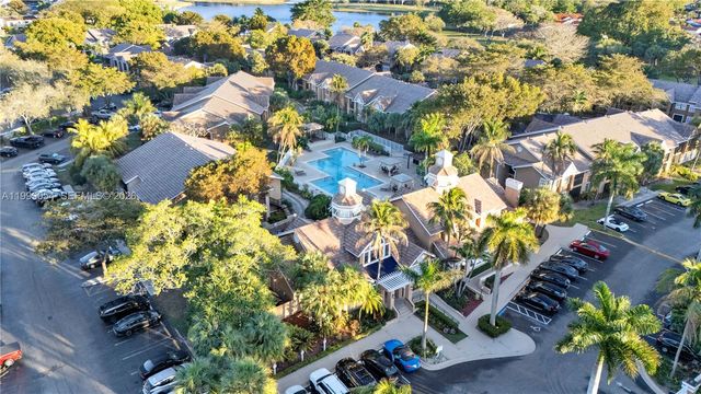 15570 SW 105th Ln 1717, Miami, FL 33196