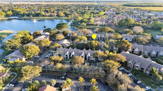 15570 SW 105th Ln 1717, Miami, FL 33196