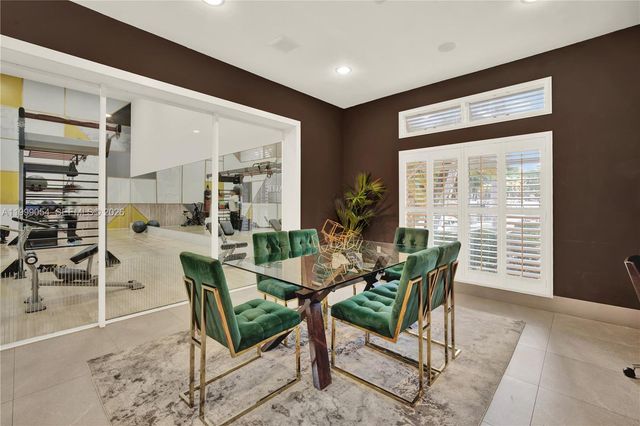 15570 SW 105th Ln 1717, Miami, FL 33196