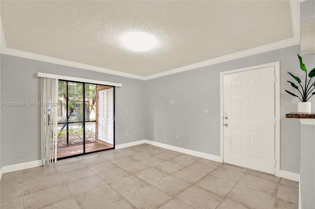 15570 SW 105th Ln 1717, Miami, FL 33196