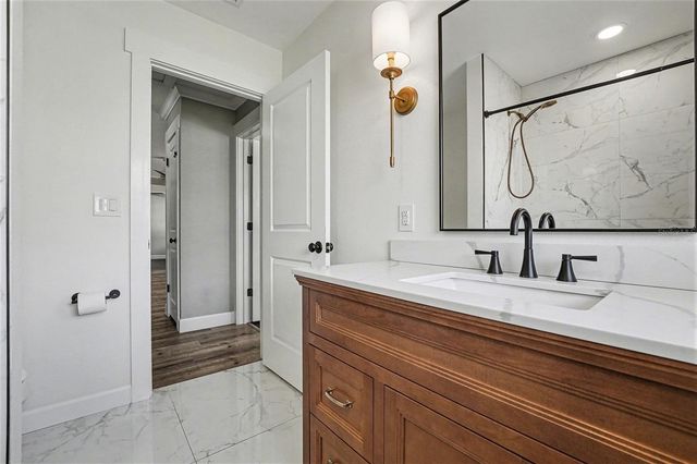 5811 LAKE BREEZE AVENUE, Lakeland, FL 33809