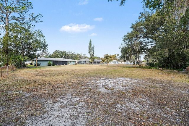 5811 LAKE BREEZE AVENUE, Lakeland, FL 33809