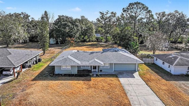 5811 LAKE BREEZE AVENUE, Lakeland, FL 33809