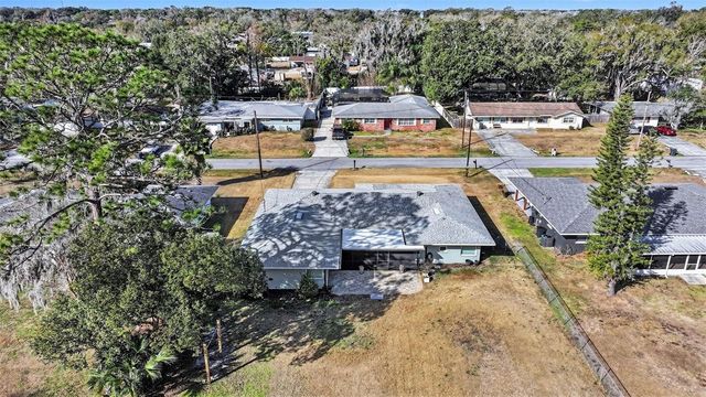 5811 LAKE BREEZE AVENUE, Lakeland, FL 33809