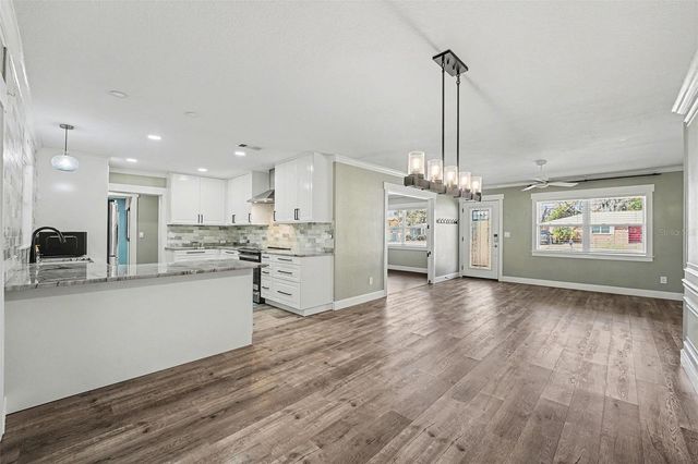 5811 LAKE BREEZE AVENUE, Lakeland, FL 33809